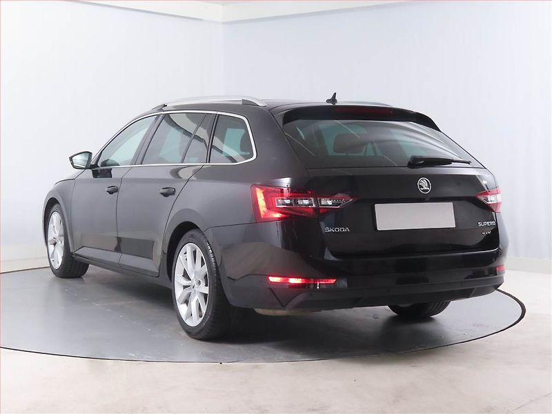 Škoda Superb (2018) Style 2.0 TDI, 4X4, Automat - fotka 4 z 14