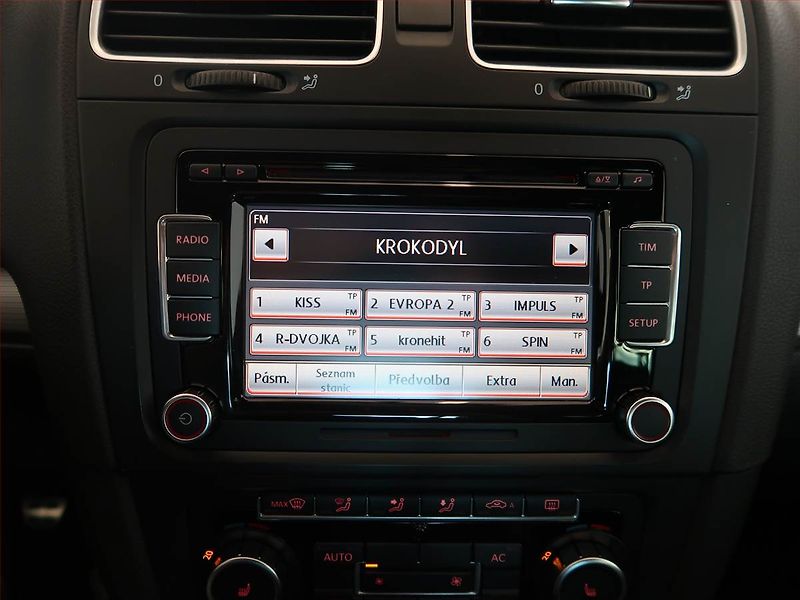 Volkswagen Golf (2010) R-Line 1.4 TSI, Park. senzory - fotka 12 z 13