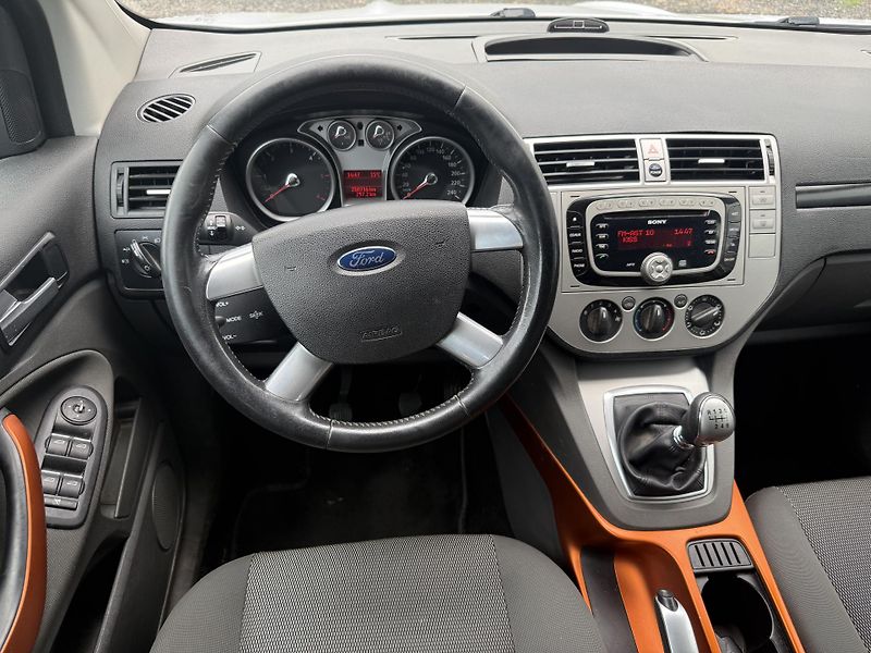 Ford Kuga 2,0TDCI 4x4 Tažné - fotka 14 z 19