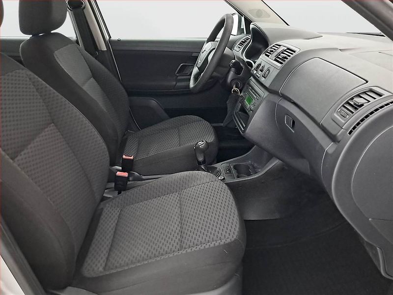 Škoda Fabia (2011) 1.2 12V, po STK, dobrý stav - fotka 9 z 12
