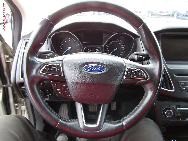 Ford Focus (2015) 1.5 EB, AT, bixen, autoAC - fotka 18 z 18