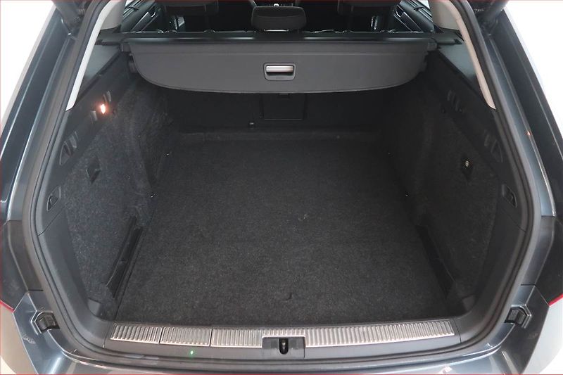 Škoda Superb (2016) 1.6 TDI, Navi, Bi-Xenony - fotka 14 z 20