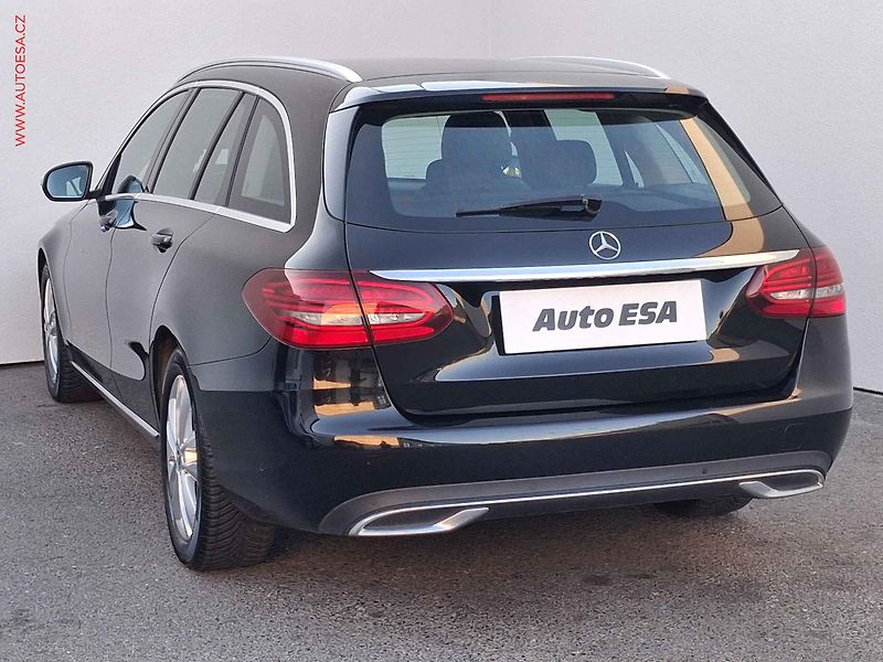 Mercedes-Benz Třídy C (2018) 2.0CDi C220, Avantgarde, AT - fotka 6 z 21