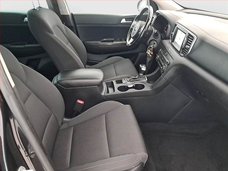 Kia Sportage (2017) 1.6 T-GDI, 4X4, Automat, Navi - fotka 9 z 19