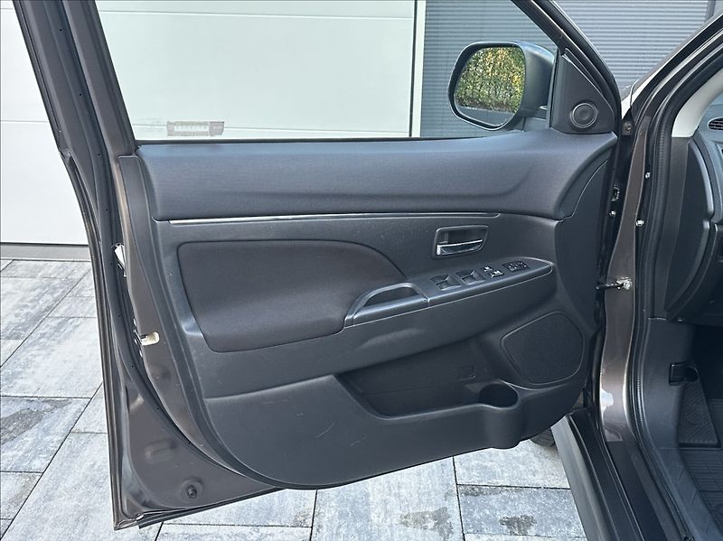 Mitsubishi ASX 1,6 117PS  Invite+ Audio - fotka 13 z 49