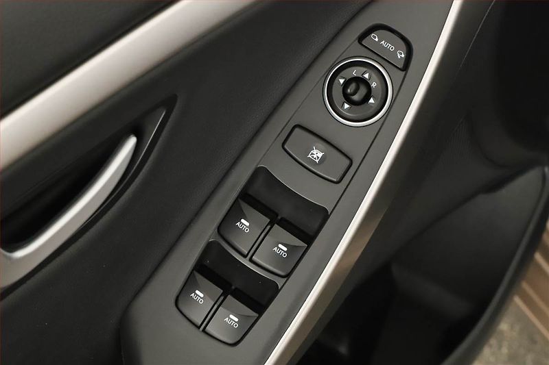 Hyundai i30 (2012) 1.6 GDI, Xenony, Tempomat - fotka 11 z 14