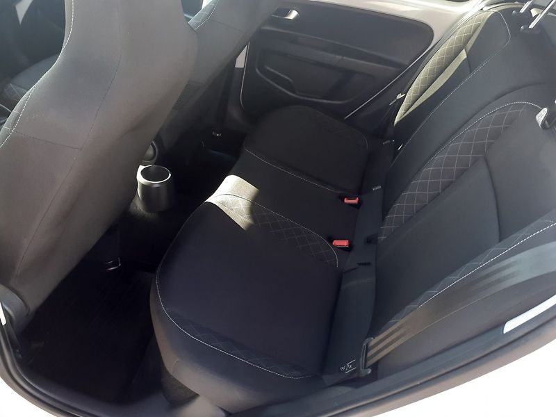 Škoda Citigo (2017) 1.0 MPI STYLE ČR - fotka 13 z 26