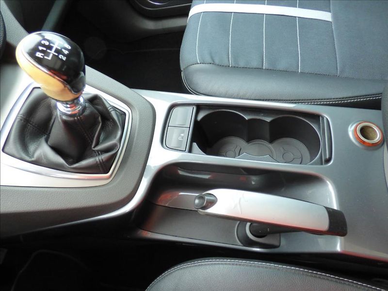 Ford Kuga 2,0 TDCI, 4x4 - fotka 31 z 47