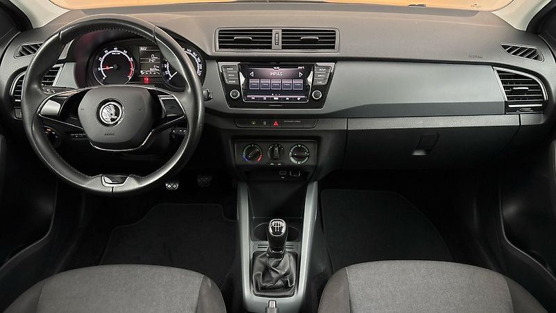 Škoda Fabia 1.0 TSI Active - fotka 8 z 23