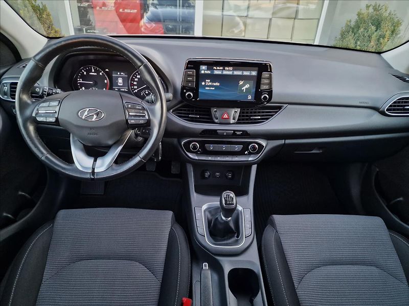 Hyundai i30 1.6CRDi Comfort,ČR,1.Majitel - fotka 24 z 50