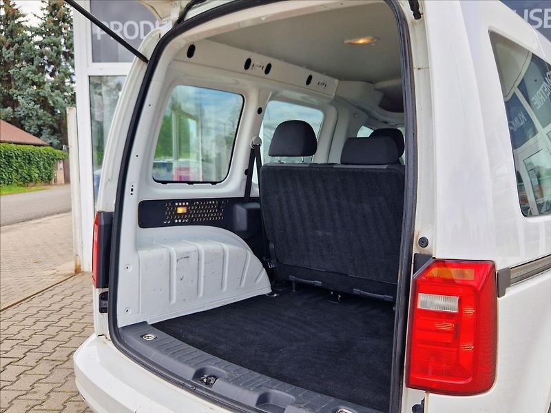 Volkswagen Caddy 1,0 TSI 75kW AC VÝHŘEV 5MÍST - fotka 11 z 32