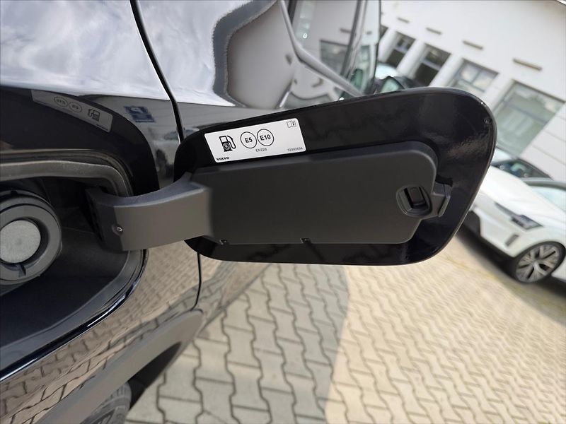 Volvo XC40 (2026) 2,0 B3 Core 8378 - fotka 12 z 13