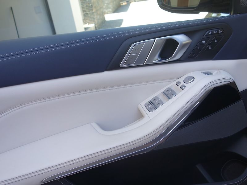 BMW X7 (2022) 4.0d*XD*M-PAKET*24000KM*TOP*CZ - fotka 39 z 50