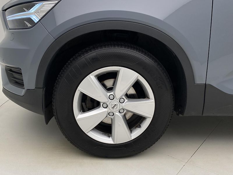 Volvo XC40 T2 KINETIC AUT - fotka 31 z 39