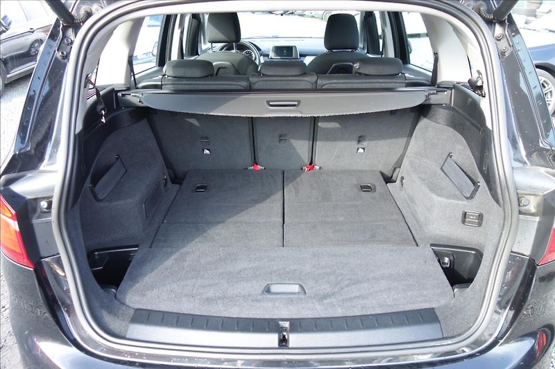 BMW Řada 2 218i,1 MAJ.,SERV.KN.,7MÍST. - fotka 20 z 43