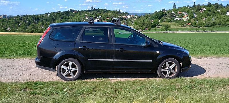 Ford Focus (2005) kombi 1.6 Ti-VCT Sport  - fotka 6 z 17