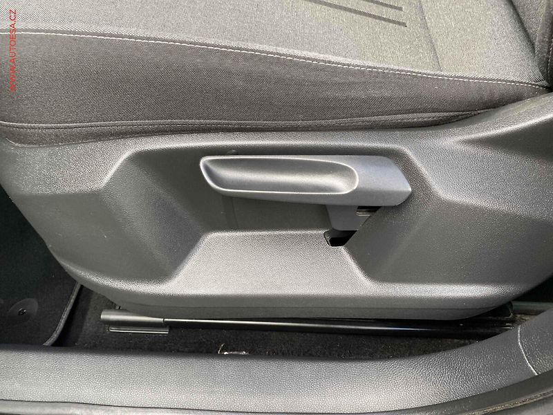 Seat Ateca (2022) 2.0TDi, LED, navi, kamera - fotka 14 z 18
