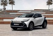 Toyota C-HR - Od 879 900 Kč.