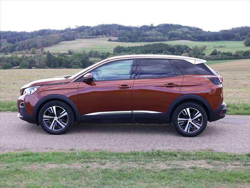 Peugeot 3008 1,5 HDi 96kW Allure CZ - fotka 4 z 31