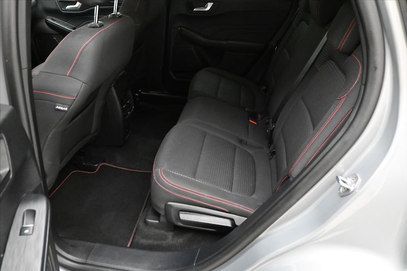 Ford Kuga 2,5 Hybrid 112kW SOH-100% ST-L - fotka 14 z 29