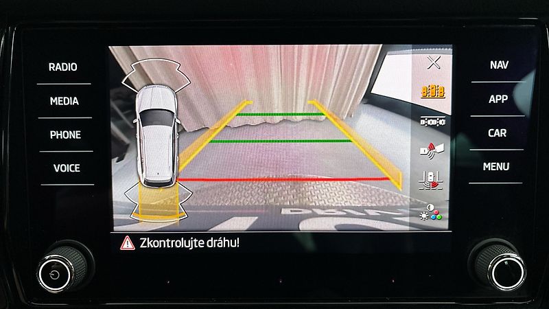 Škoda Kodiaq 2.0 TDI DSG 4x4 Sportline - fotka 12 z 29