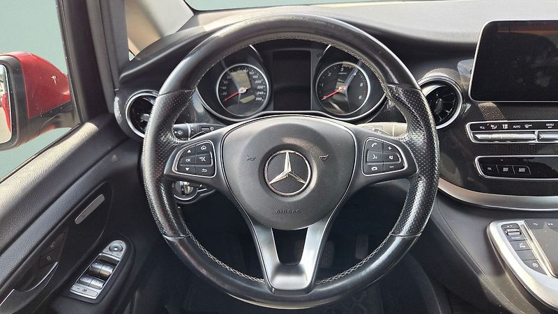 Mercedes-Benz Třídy V 250d/L 4MATIC - fotka 12 z 23