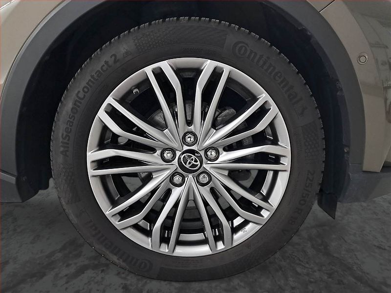 Toyota C-HR (2022) 1.8 Hybrid - fotka 15 z 17