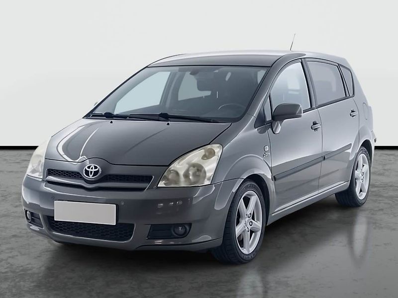 Toyota Corolla Verso (2007) 2.2 D-4D, 7 míst, nová STK - fotka 2 z 19