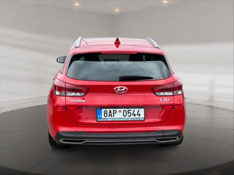 Hyundai i30 1,5 T-GDI M.Hybrid Style AT - fotka 4 z 10
