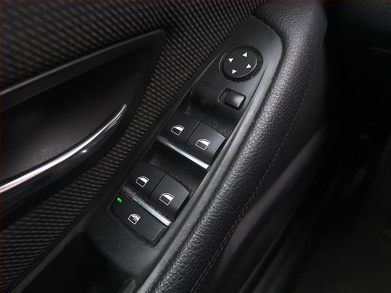 BMW Řada 5 (2015) 520d, Automat, Bi-Xenony - fotka 17 z 18