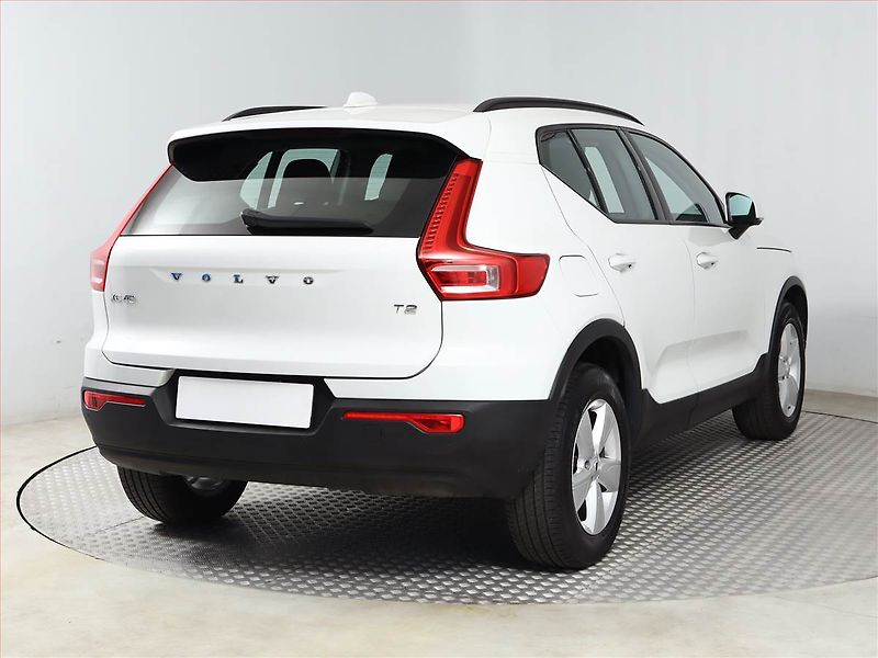 Volvo XC40 (2022) T2 - fotka 5 z 15