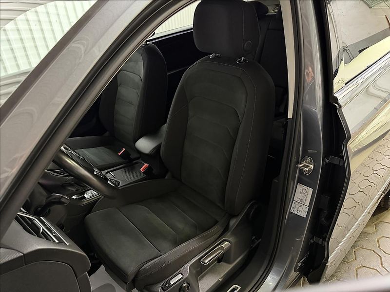 Volkswagen Tiguan Allspace 2.0TDI 140kW 4M R-LINE NEZ-TOP - fotka 32 z 49
