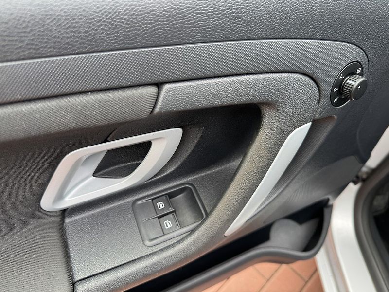 Škoda Fabia (2009) 1.4 16V Digi Klima Tempomat - fotka 26 z 50