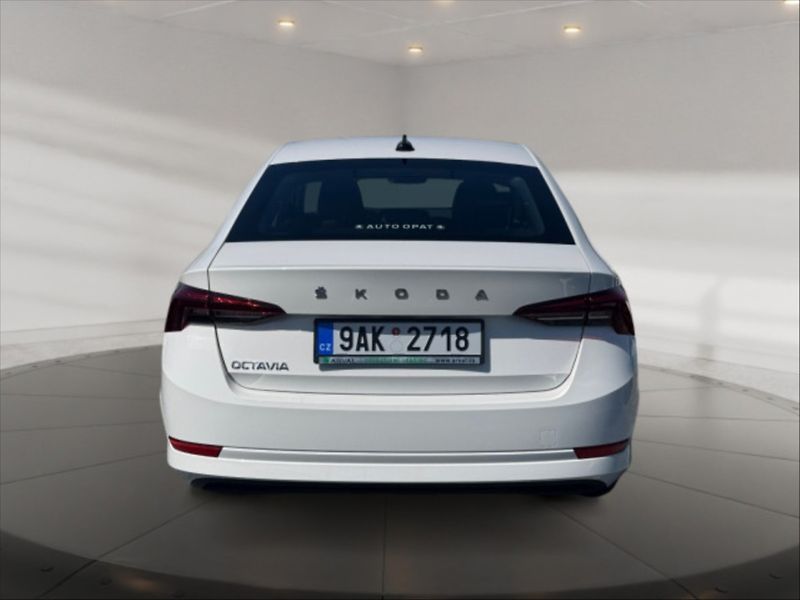 Škoda Octavia 1,5 TSI 110 Ambition - fotka 4 z 10