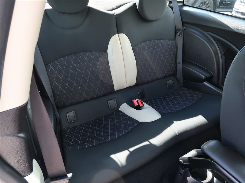 Mini Cooper 1,6 i,90kW,1majČR,automat,53tk - fotka 18 z 25