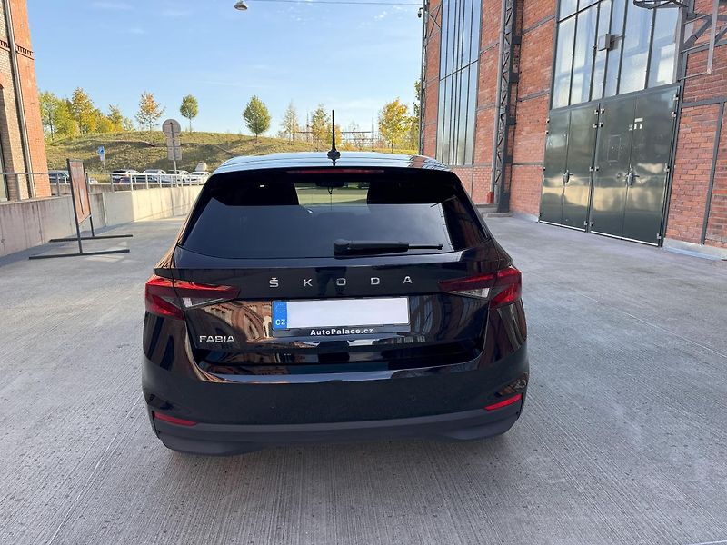 Škoda Fabia (2024) Style Plus 1,0 TSI 81 KW AUT - fotka 3 z 25