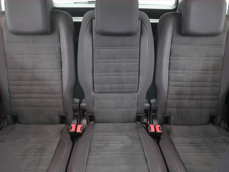 Volkswagen Touran (2023) 2.0 TDI - fotka 10 z 12