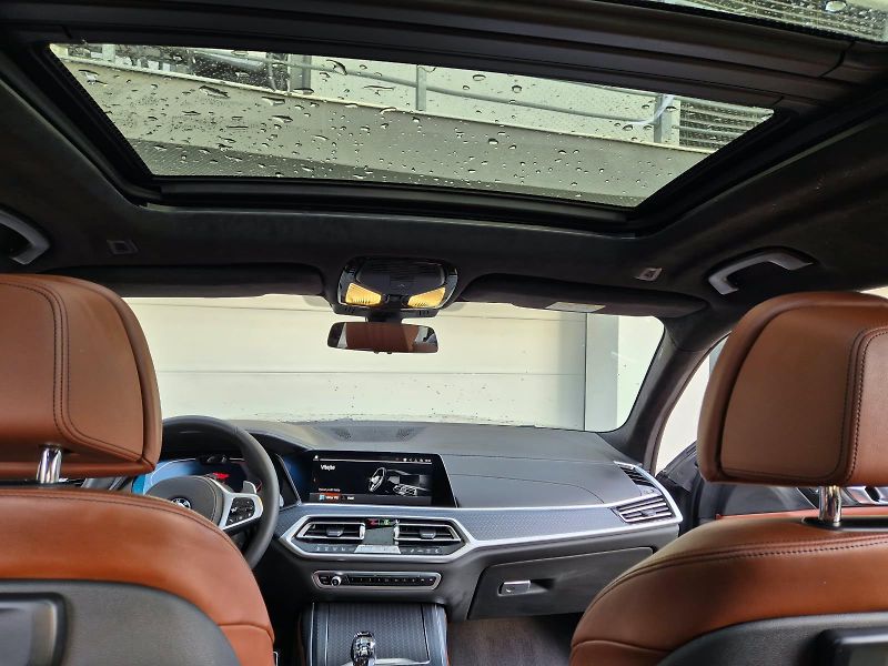 BMW X7 (2021) 40d Xdrive   REZERVACE - fotka 25 z 29