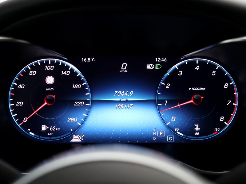 Mercedes-Benz Třídy C 3,0 400 245kW 4Matic AMG - fotka 19 z 40