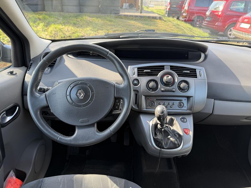 Renault Grand Scénic 1.9DCi 7 MIST - fotka 12 z 20