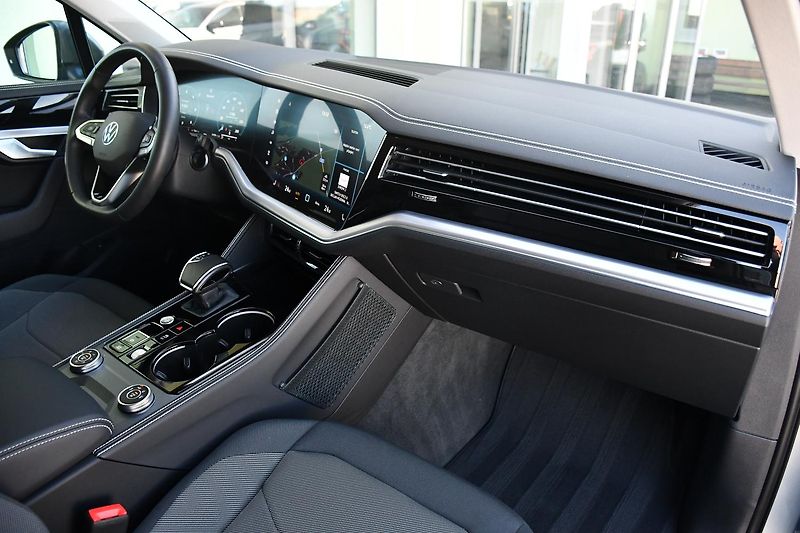 Volkswagen Touareg 3.0TDI 2.SADA KOL ČR - fotka 12 z 54