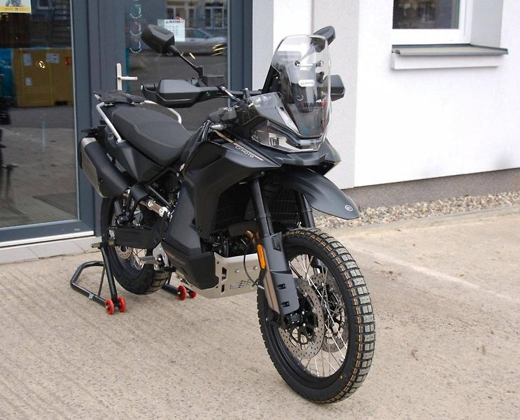 CFMOTO 800 MT (2025) X černá - PREZENTAČNÍ MODEL,pl - fotka 10 z 25