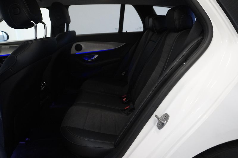 Mercedes-Benz Třídy E (2018) 2,0 AUTOMAT - fotka 24 z 27