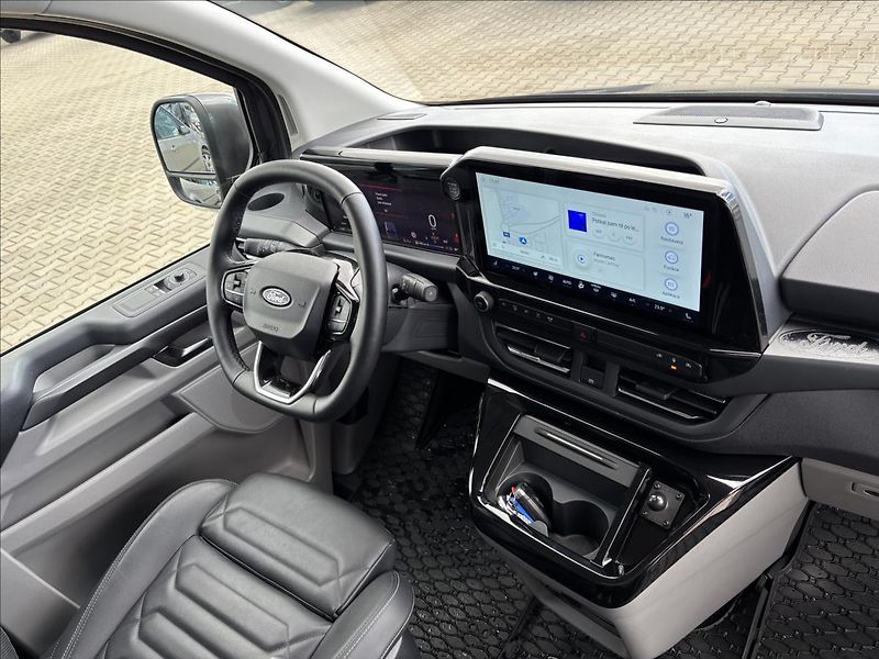 Ford Tourneo Custom 2,5 PHEV 171kW Titanium X L1 - fotka 29 z 59