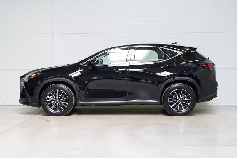Lexus NX 350h 1.MAJ,DPH,Kamera,El.kufr - fotka 5 z 28