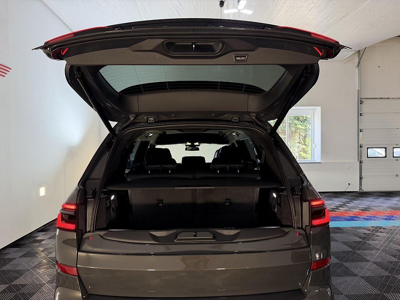 BMW X7 BMW X7 xDrive40d M-Sport  - fotka 42 z 50