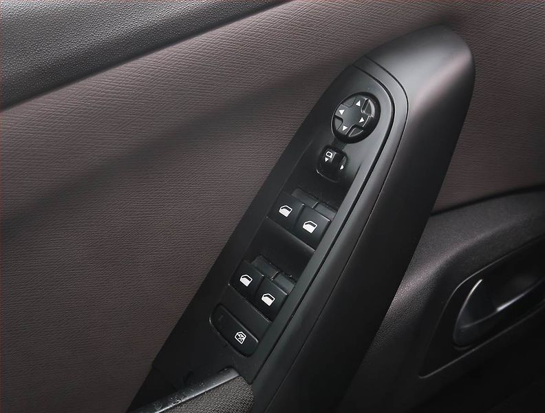 Citroën C4 Picasso (2016) 1.6 BlueHDi, Tempomat - fotka 17 z 21