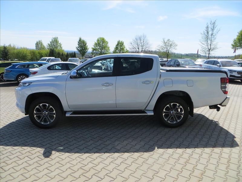 Mitsubishi L200 2,3 DI-D INTENSE 4WD AUT - fotka 4 z 23