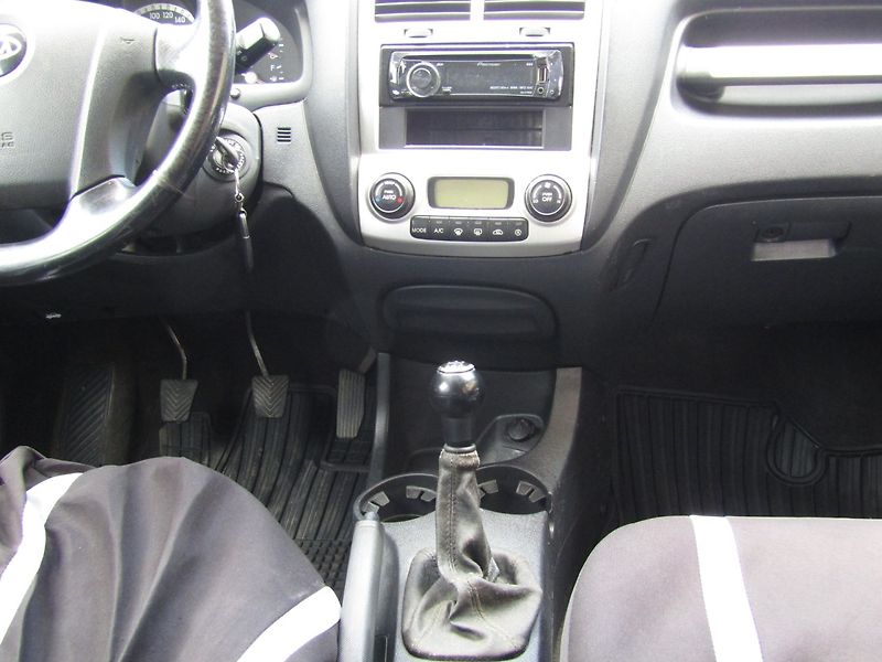 Kia Sportage (2005) 2.0 CRDI 83kW - fotka 17 z 35