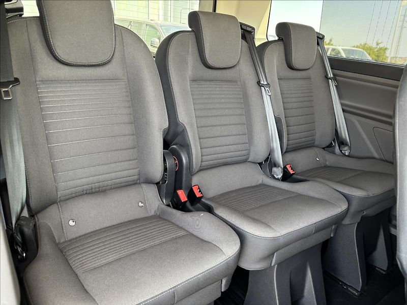 Ford Tourneo Custom 2,0 EcoBlue 110kW L2 Titanium - fotka 17 z 41